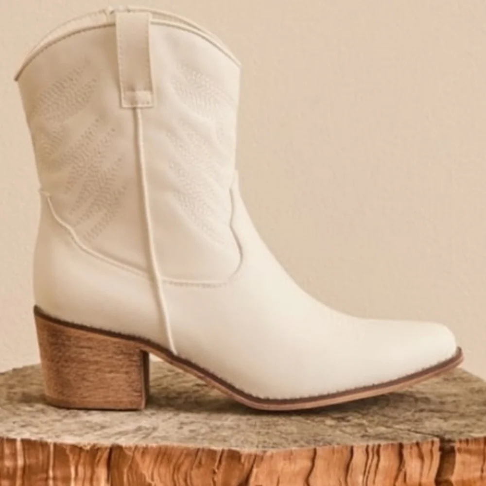 Altar’d State Remy Mini Western Ankle Boots Size 8 - Picture 1 of 13